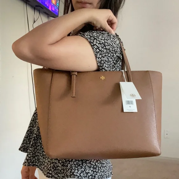 New ✨Authentic Emerson Tory Burch tote bag - Picture 12 of 15